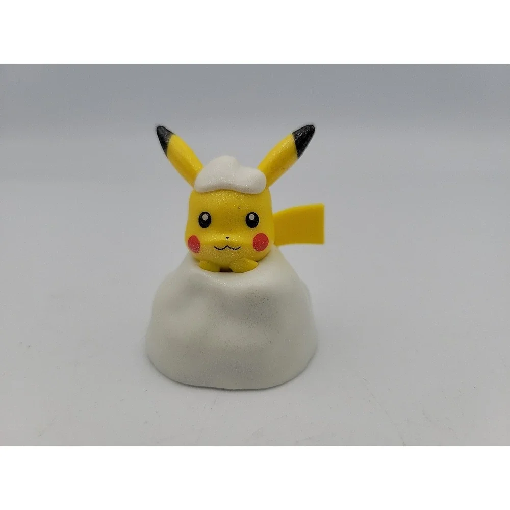 2021 Holiday Pikachu battle mini‎ figure